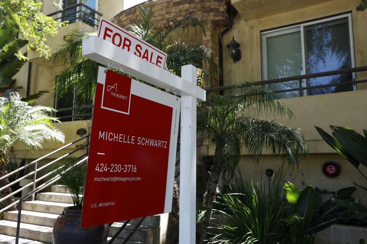 Pending home sales sink to 25-year low as buyers flee high mortgage rates — MarketWatch, Singapore Real Estate news