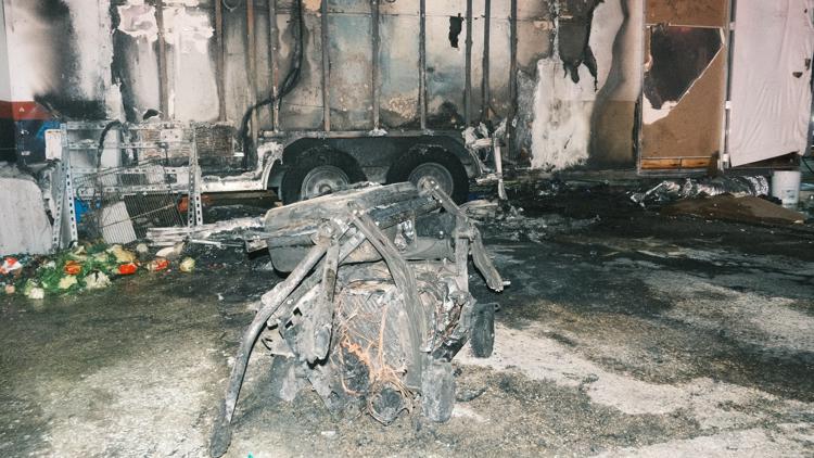 'I'm going back' | East Sixth Street food truck owner recovering after generator explosion burns trailer — KVUE (Austin)